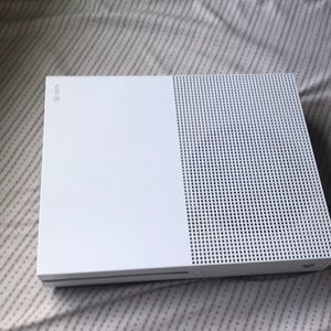Xbox one s,controller,games